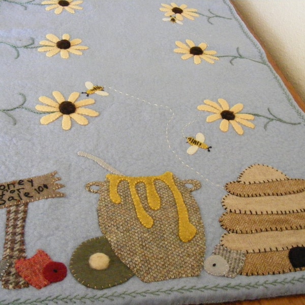 Honey For Sale - E-Pattern - Wool and Wool felt Table Runner - Rug Making - Sewing - Embroidery - Supply