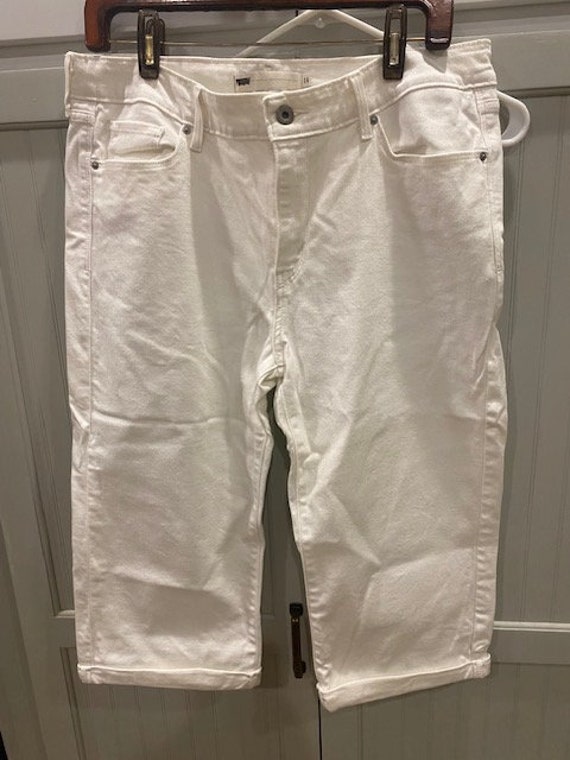 levis white capris size 14 - image 3