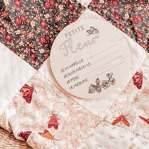 Pastille de naissance, Annonce de naissance, cadeau bébé, future maman, baby wood disks, bébé fille, cadeau shower, grossesse, petite fleur
