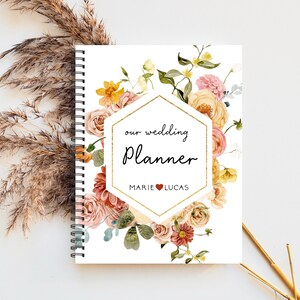 Wedding Planner Book, Wedding Planning Book Custom, Future Mrs Wedding Book, Engagement Gift, Bridal Shower, Wedding Planning Journal, LW20A