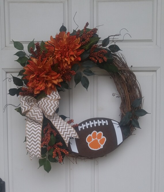 Dwayne Allen Salutes The Crowd After Touchdown On Military
