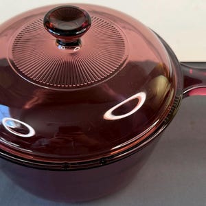 Vintage Visions Corning Cranberry Glass 1.5L Saucepan with Pyrex Lid — 80s Amethyst Purple Cookware