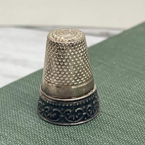 Vintage Sterling Silver Thimble: Antique Sewing Collectible