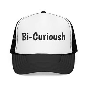 Casquette trucker en maille bi-curieuse | Vêtements de villégiature tout compris pour adultes, drôles et LGBTQ+