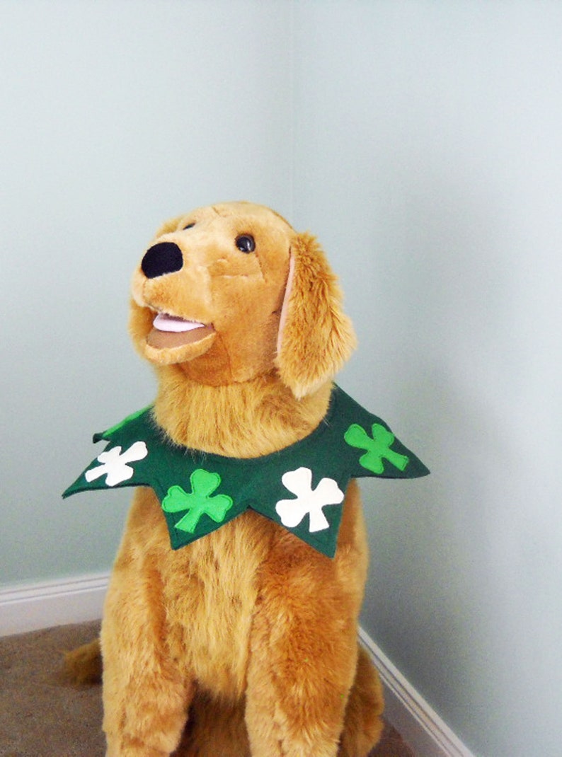 St. Patrick's Day Collar for Large Dog Green With Shamrocks image 5