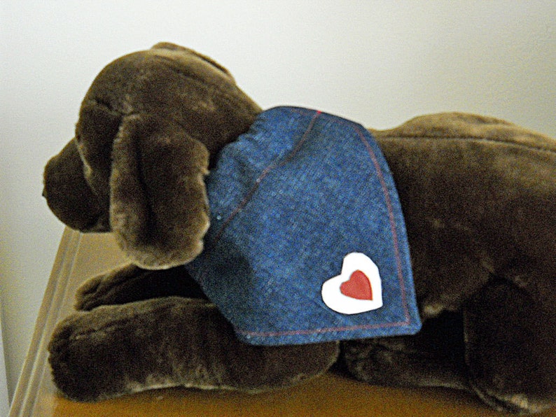 Bandana Heart Pet en denim avec coeurs en cuir Moyen image 4