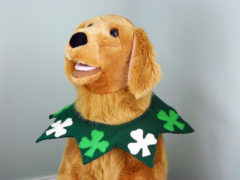 St. Patrick's Day Collar for Large Dog Green With Shamrocks image 1