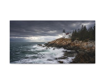 Cuadro de pared con faro de Maine, paisaje costero oceánico tormentoso, decoración náutica panorámica.