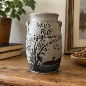 Vintage Handmade Studio Pottery Wild Rice Crock – Signed Stoneware Canister Vase – Rustic Cabin Farmhouse Decor – 8 Inch