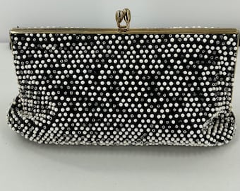 Vintage Lumured Corde Bead Clutch Bag Black White Beaded Kiss Lock Evening Purse