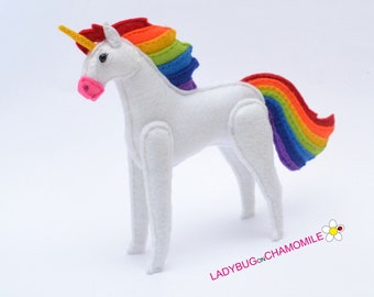 Eenhoorn van vilt | Handgemaakte eenhoornfiguur | Regenboog eenhoornornament | Eenhoorncadeau | Fantasiedecoratie