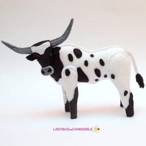 TEXAS LONGHORN BULL, Cow felt Toy, Ornament, Magnet, Keychain, Brooch