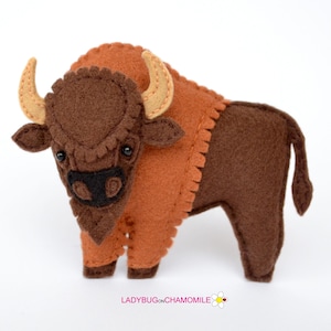 Bison en feutre | Buffle américain fait main | ornement animal des bois et des prairies | Décoration de chambre d'enfant | Cadeau nature