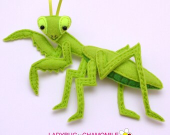 Felt Praying Mantis | Handmade Mantis Figure | Insect Ornament | Bug Lover Gift | Nature Decor