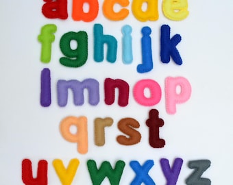 ハンドメイド　ひらがな、濁点小さい文字、アルファベット　フェルトマグネット 小文字のフェルトマグネットアルファベット。 - Etsy 日本