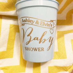 We Can Bearly Wait baby shower cup, custom baby shower cups, plastic party cups, baby shower bear theme, bearly wait for baby, baby shower image 3