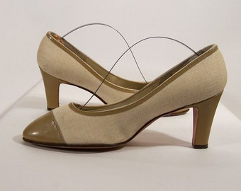Vintage Spectator Pumps, Delman 1970s, Tan Linen and Leather, w/ shoe inserts