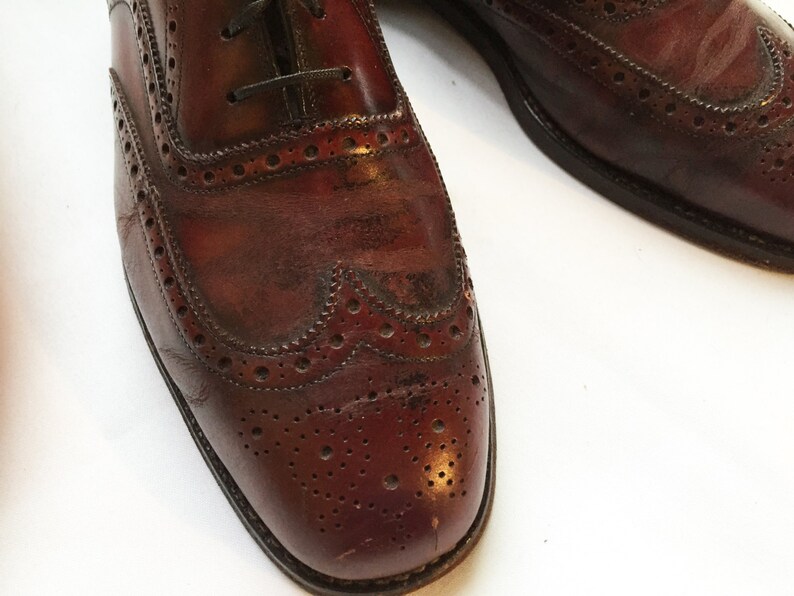 Vintage Men's Shoes Size 8, Classic Wingtips or Businessman Brogues 1960s image 6