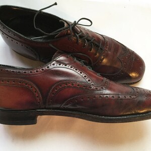 Vintage Men's Shoes Size 8, Classic Wingtips or Businessman Brogues 1960s image 4