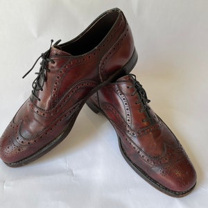 Vintage Men's Shoes Size 8, Classic Wingtips or Businessman Brogues 1960s image 1