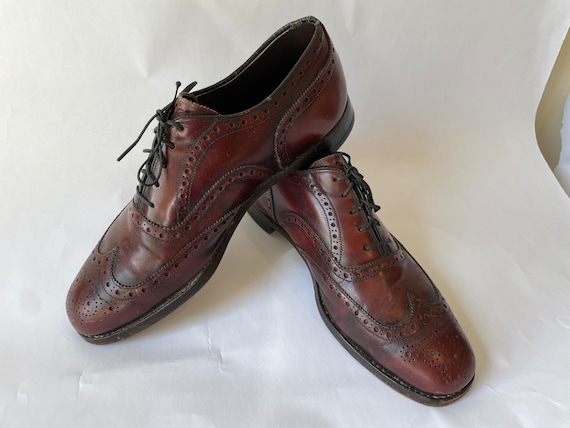 Vintage Men's Shoes Size 8, Classic Wingtips or B… - image 1