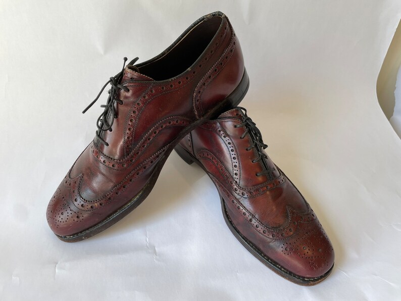 Vintage Men's Shoes Size 8, Classic Wingtips or Businessman Brogues 1960s image 1