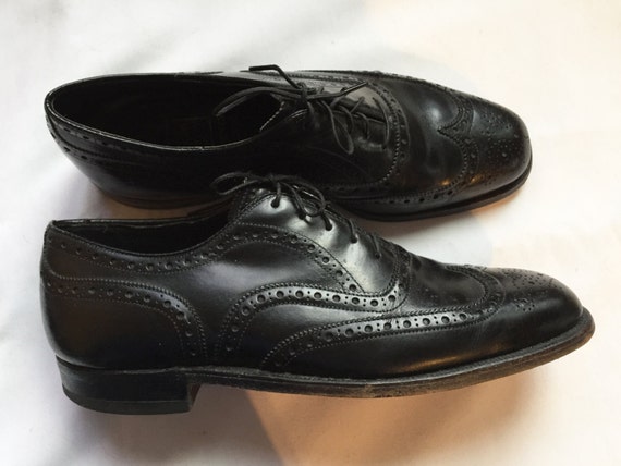 Vintage Men's Shoes Black Wingtip Brogues, Size 8… - image 2