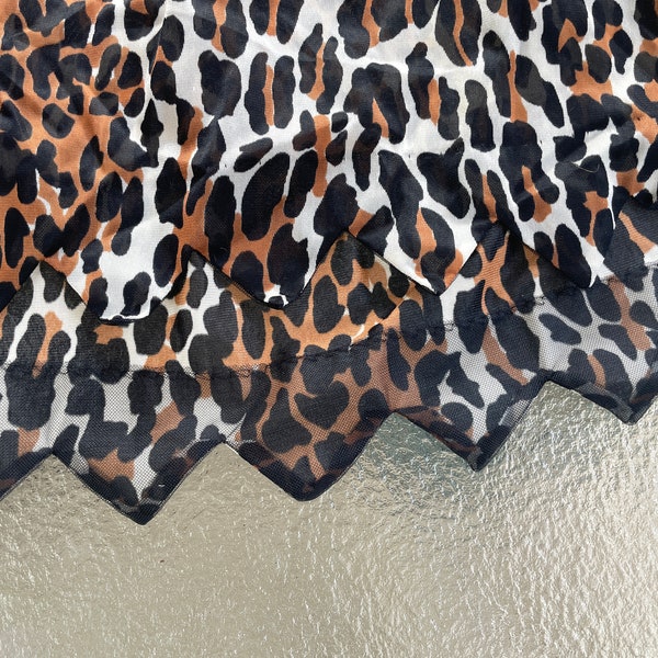Vintage Leopard Print Half-Slip Sawtooth Hem Nylon, Size S-M