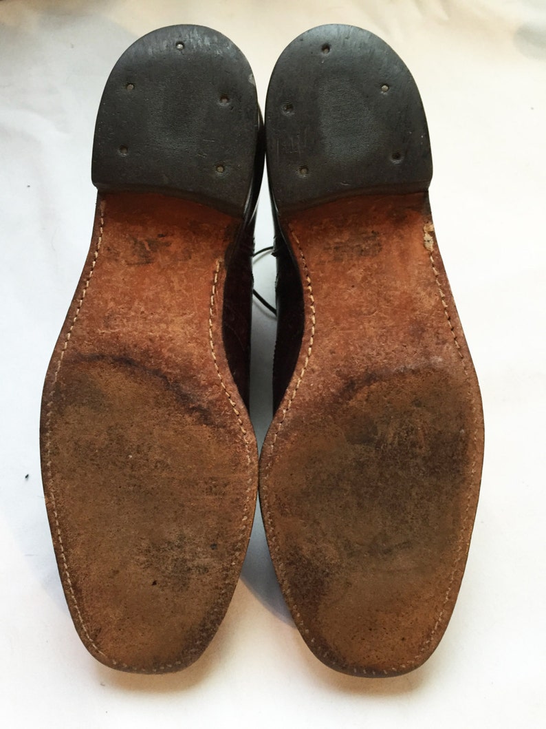 Vintage Men's Shoes Size 8, Classic Wingtips or Businessman Brogues 1960s image 3