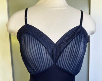 Combinación completa vintage de nailon azul marino, talla SM, copas transparentes, corte princesa, años 60.
