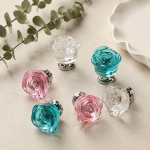 Pomelli per cassetti in cristallo a forma di rosa, multicolore, con base galvanizzata, diametro 30 mm, ideali per rinnovare i mobili di casa.