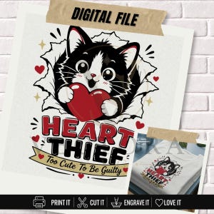 Könnte beinhalten: Ein digitales Grafikdesign mit einer schwarz-weißen Katze, die durch einen Papiereffekt schaut und ein rotes Herz hält. Der Text lautet HEART THIEF und Too Cute To Be Guilty. Das Design enthält kleine rote Herzen und goldene Sternakzente.