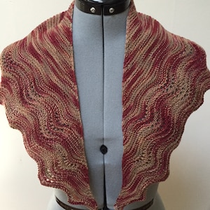 Shawlette wrap in rust with beige