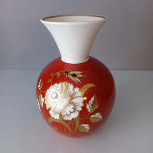 Wazon porcelanowy Vintage Wallendorf – czerwone kwiaty i złoto