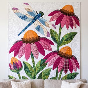 Mönster med trollslända- och solhattblommigt quiltmönster, applikations- och collagequilt i PDF-format, quiltmönster med blommigt djurmönster, applikation med råa kanter och smältbara mönster bild 10