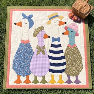 Dressed Geese Quilt Pattern, 2 Designs & 5 Sizes up to 60in, Raw Edge Fusible Applique, Animal Quilt Pattern PDF, Folk Art Geese Bed Quilt image 5