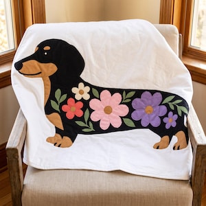 Dachshund Quilt Pattern, Dog Wall Hanging Quilt Pattern PDF, Easy Floral Applique Quilt for Beginners, Doxie Gift, Raw Edge Fusible Applique image 3