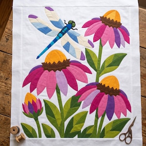 Mönster med trollslända- och solhattblommigt quiltmönster, applikations- och collagequilt i PDF-format, quiltmönster med blommigt djurmönster, applikation med råa kanter och smältbara mönster bild 17