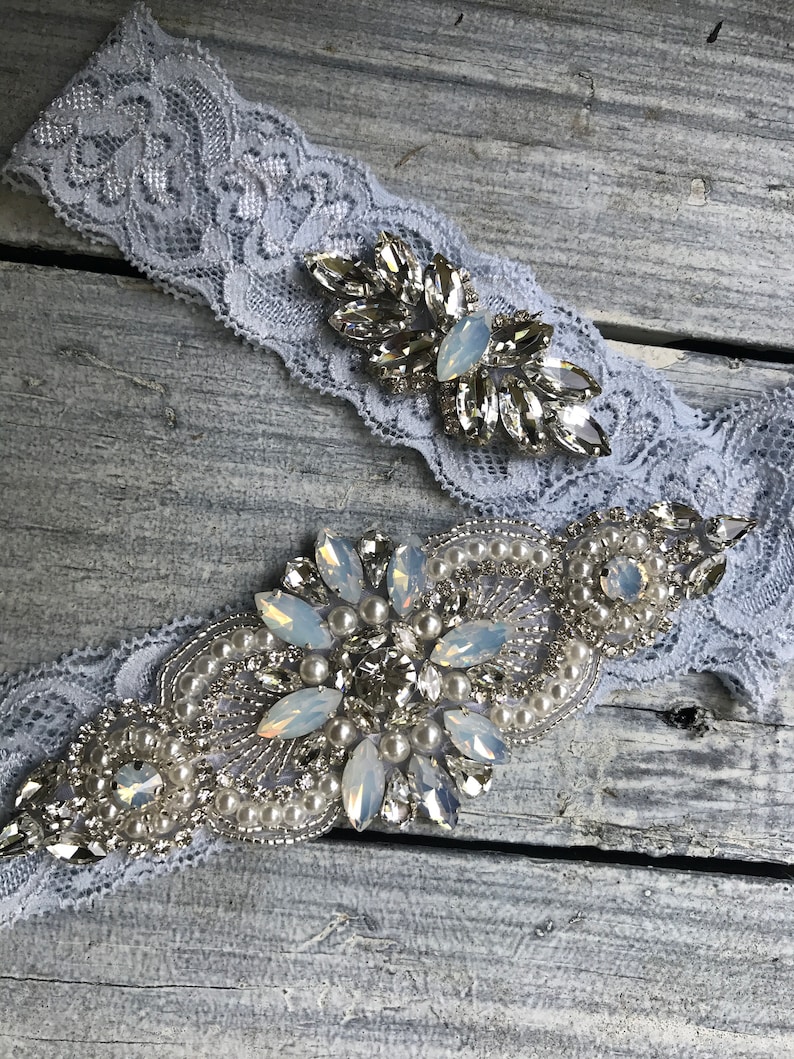 Blue opal wedding garter set, no slip grip garter toss and keepsake-Ivory Antique White rhinestone lace bridal garter belt crystal plus size imagem 1