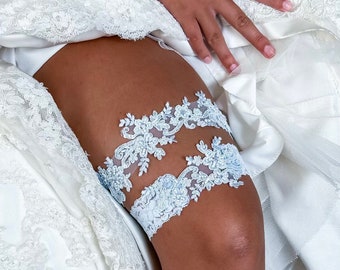 Ensemble de jarretière de mariage bleu clair, pas de slip grip jarretière toss souvenir magnifique dentelle jarretière de mariée quelque chose de bleu plus taille petite plate