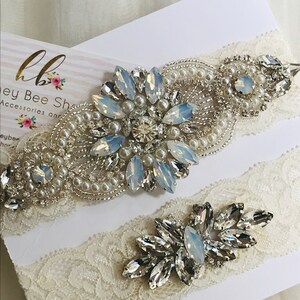 Blue opal wedding garter set, no slip grip garter toss and keepsake-Ivory Antique White rhinestone lace bridal garter belt crystal plus size imagem 6