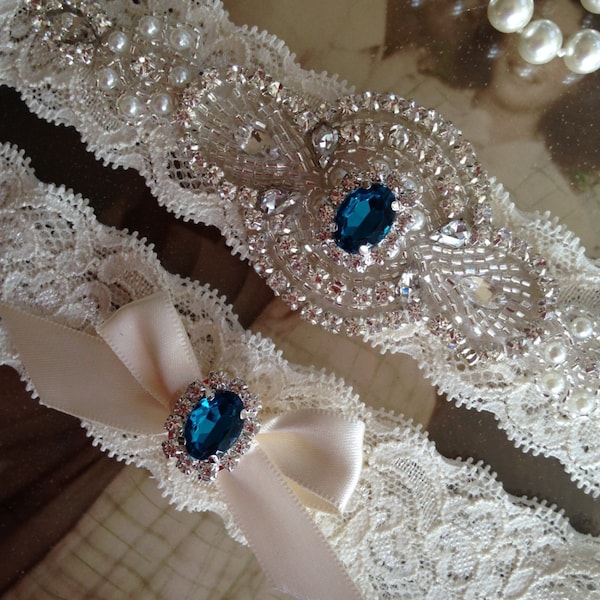 Ivory wedding garter set, no slip grip garter toss and keepsake set. Bridal white rhinestone bridal garter with ribbon and lace. plus size