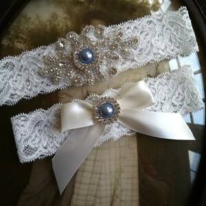 Wedding Garter-Garters-Bridal Garter-Blue-Pearl garter-Keepsake-Something blue-Ivory Lace Garter Set-something blue-bridal white-off-white