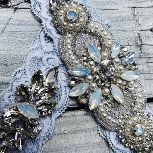 Blue opal wedding garter set, no slip grip garter toss and keepsake-Ivory Antique White rhinestone lace bridal garter belt crystal plus size imagem 4