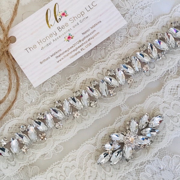 Ivory wedding garter set, no slip grip garter toss and keepsake belt. Antique white rhinestone lace bridal garter silver crystal plus size.