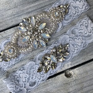 Blue opal wedding garter set, no slip grip garter toss and keepsake-Ivory Antique White rhinestone lace bridal garter belt crystal plus size imagem 2