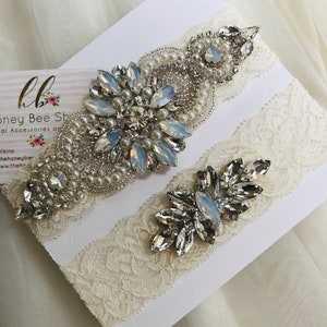 Blue opal wedding garter set, no slip grip garter toss and keepsake-Ivory Antique White rhinestone lace bridal garter belt crystal plus size imagem 7