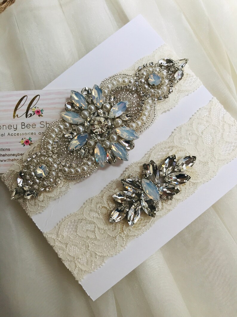 Blue opal wedding garter set, no slip grip garter toss and keepsake-Ivory Antique White rhinestone lace bridal garter belt crystal plus size imagem 7