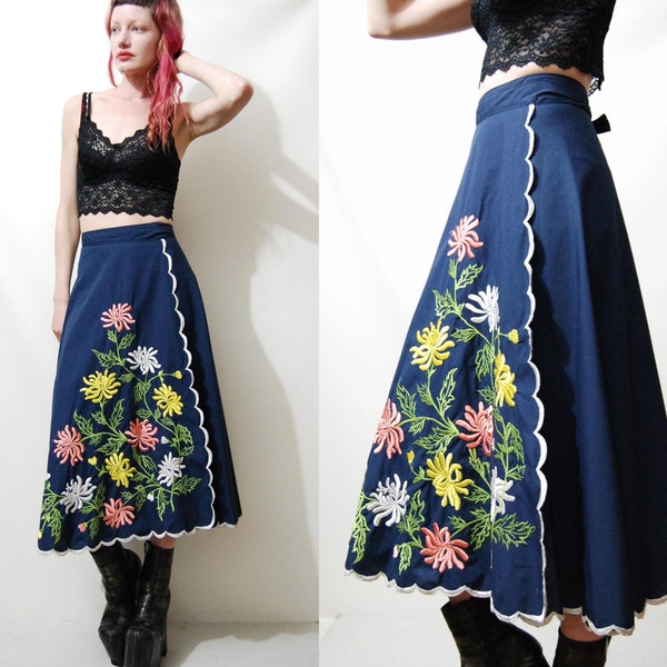 70er Jahre Vintage WRAP SKIRT bestickt Blumen Navy Jakobsmuschel Highwaisted Long / mittellange Boho Bohemian Hippie Folk "Zigeuner" Bauer Vtg 70er Jahre M L