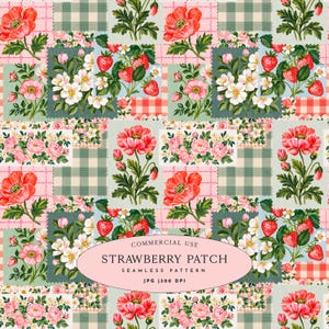 Op de afbeelding: Een naadloos patroon met een patchworkontwerp van rode klaprozen, witte bloesems en aardbeien op groen en roze geblokte achtergronden. Een ovaal label in het midden leest: COMMERCIAL USE STRAWBERRY PATCH SEAMLESS PATTERN JPG 300 DPI.